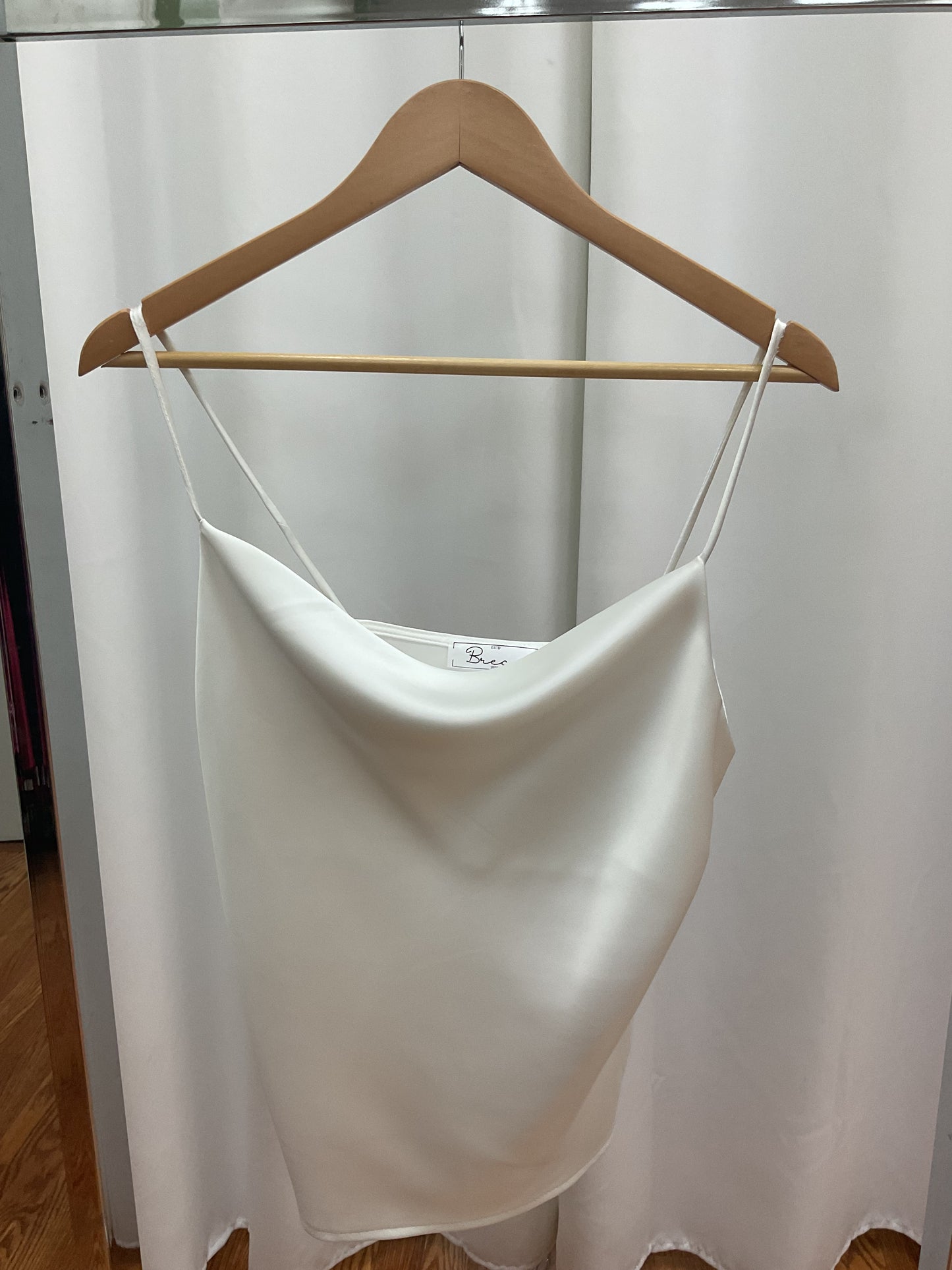 White top strap