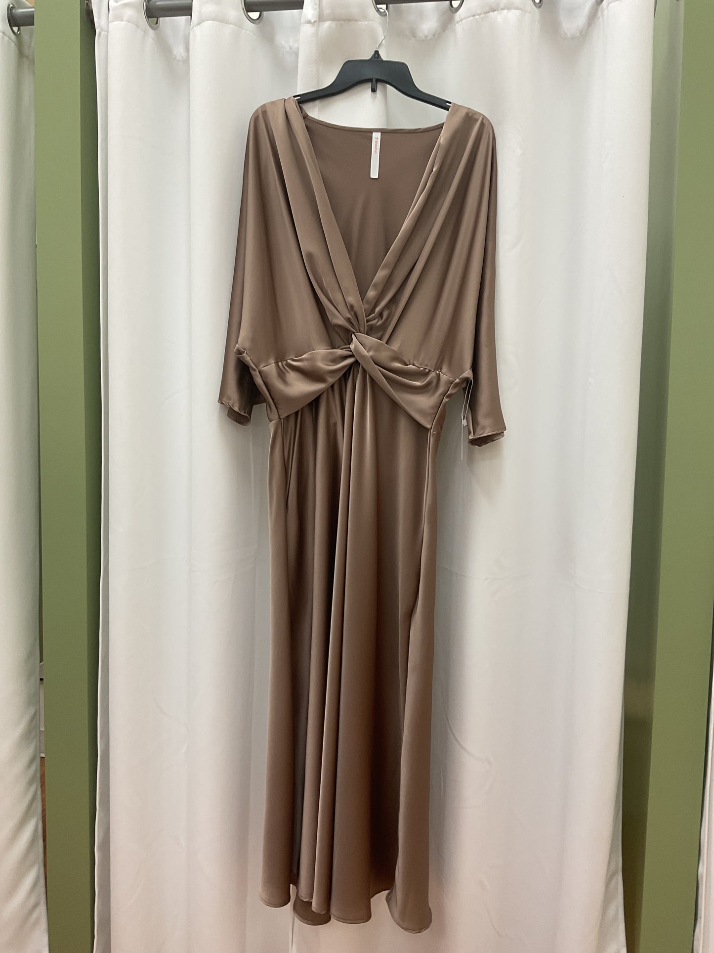 Plus size brown dress