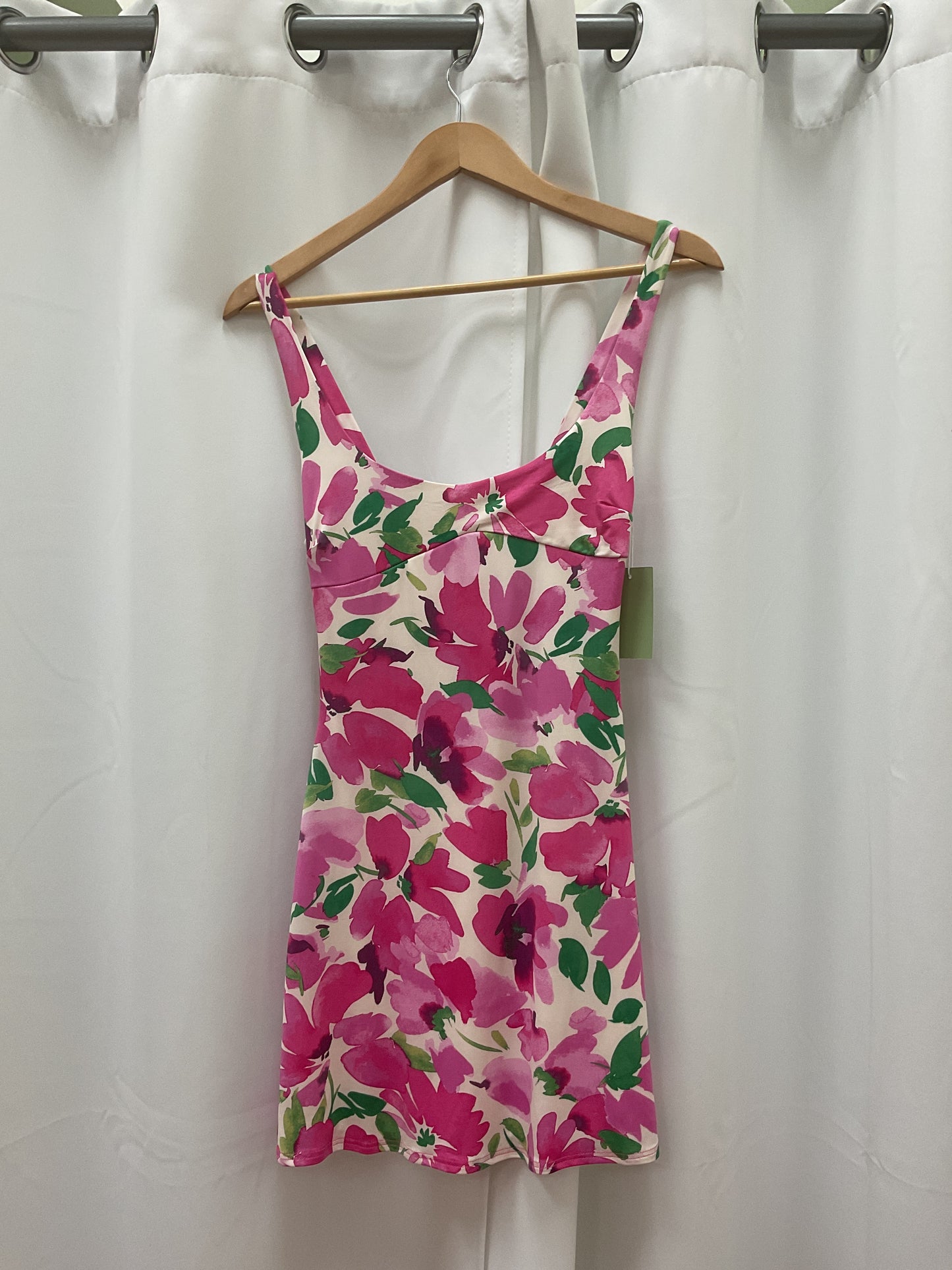 Short pink and green flower