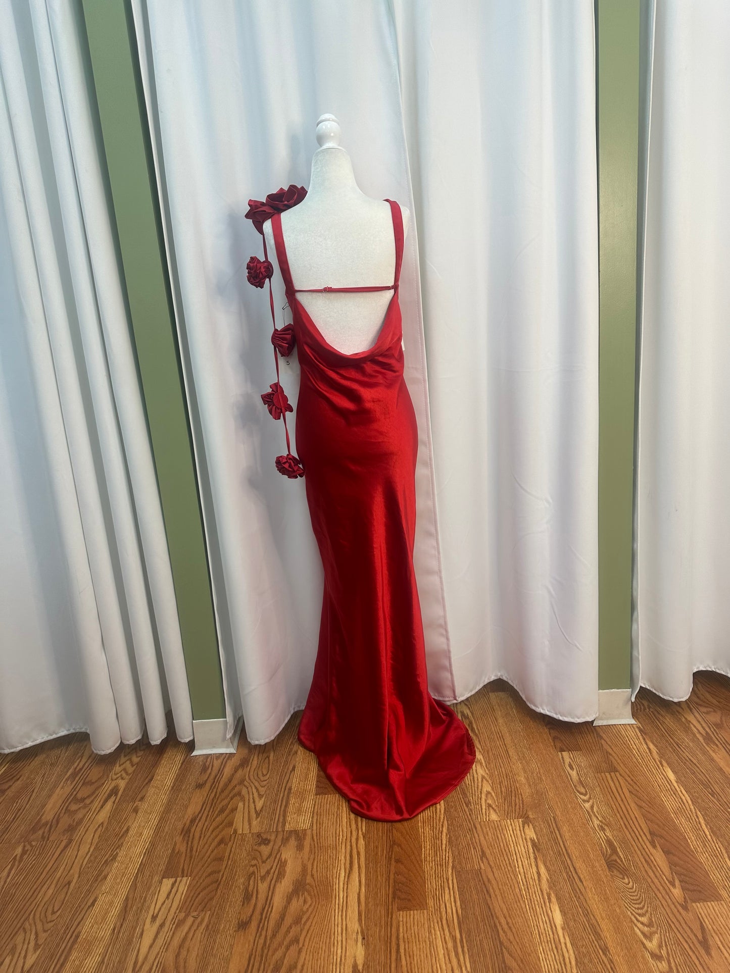 Red rose drop dress
