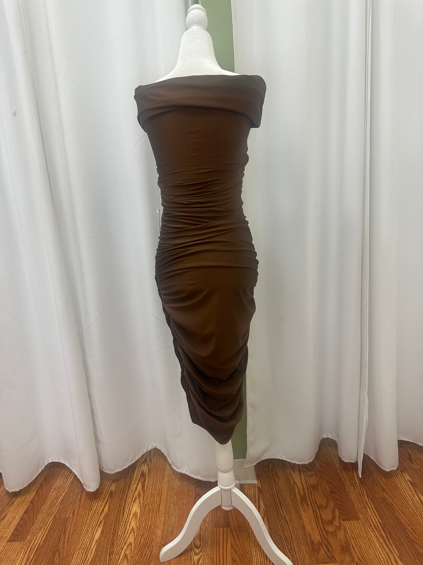 Coffee brown short dress off shoulder w/ scrunched design