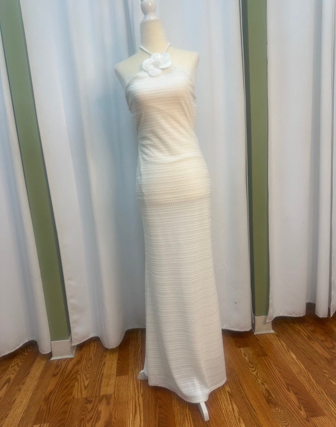 white front flower halter summer dress, stretch material pattern design.