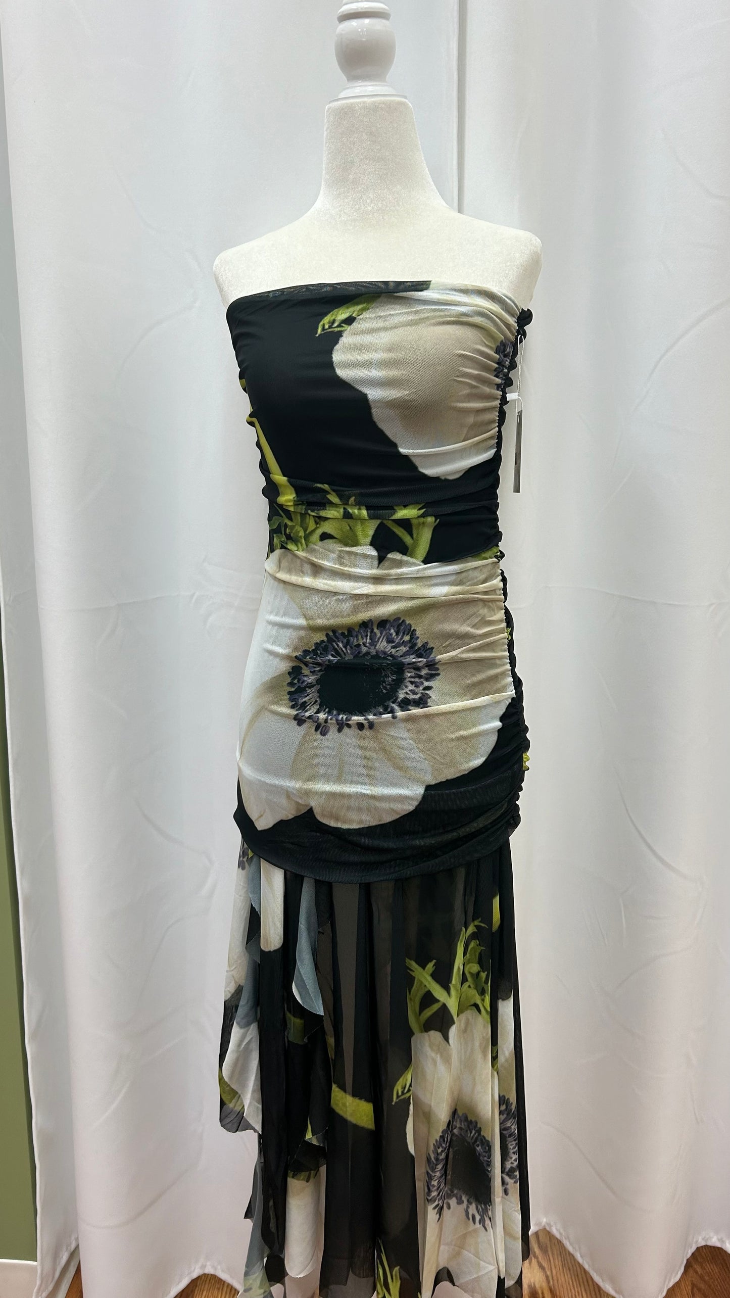 Sleeveless Flower Black Dress
