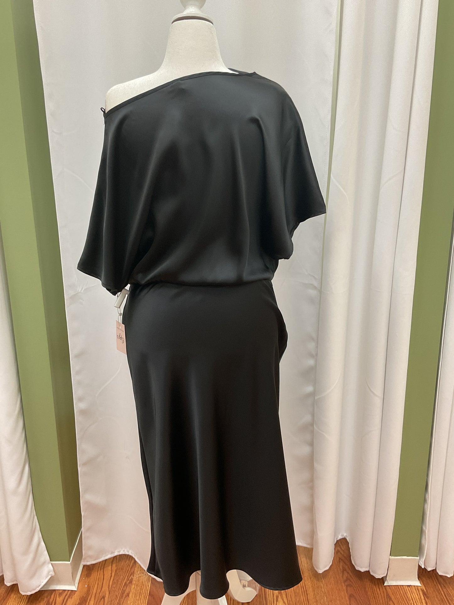 Black Shoulder Side Dress