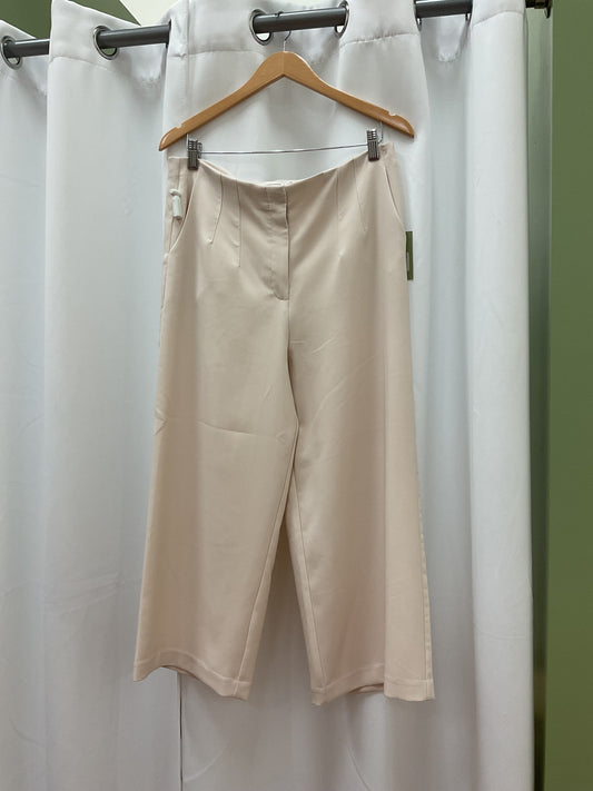 Beige short pant