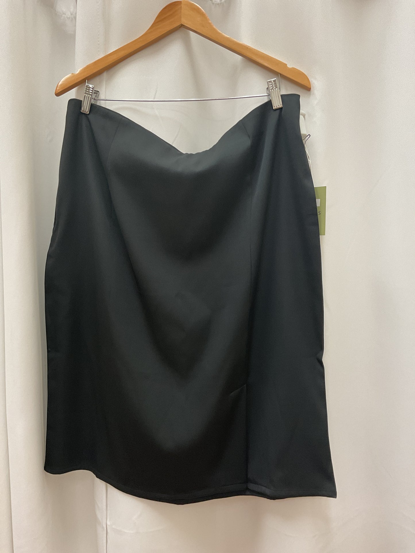 Black midi plus size skirt