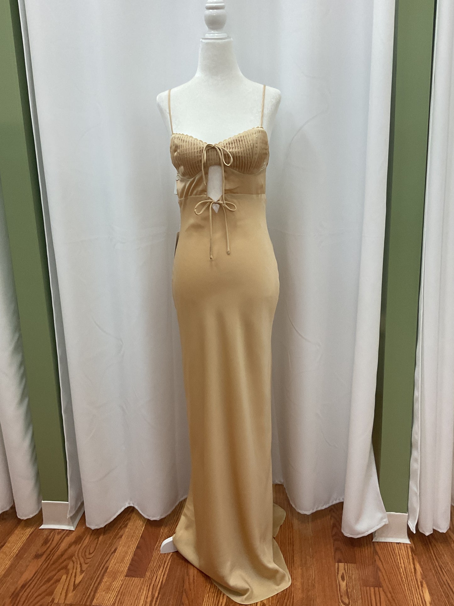 Long thin strapped dress beige