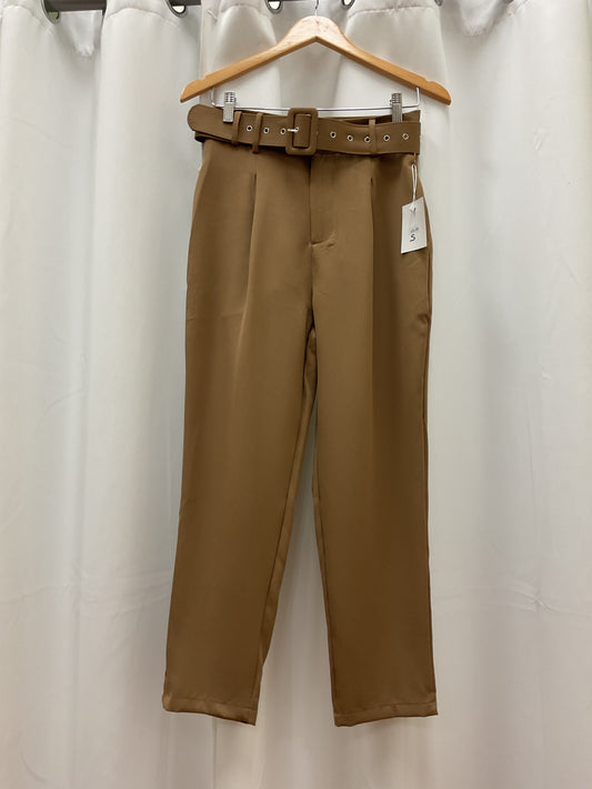 Beige pleated belt pants