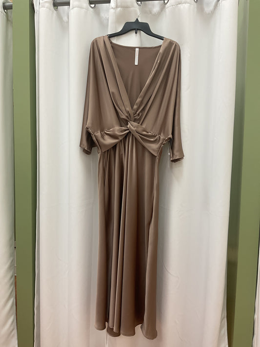 Plus size brown dress