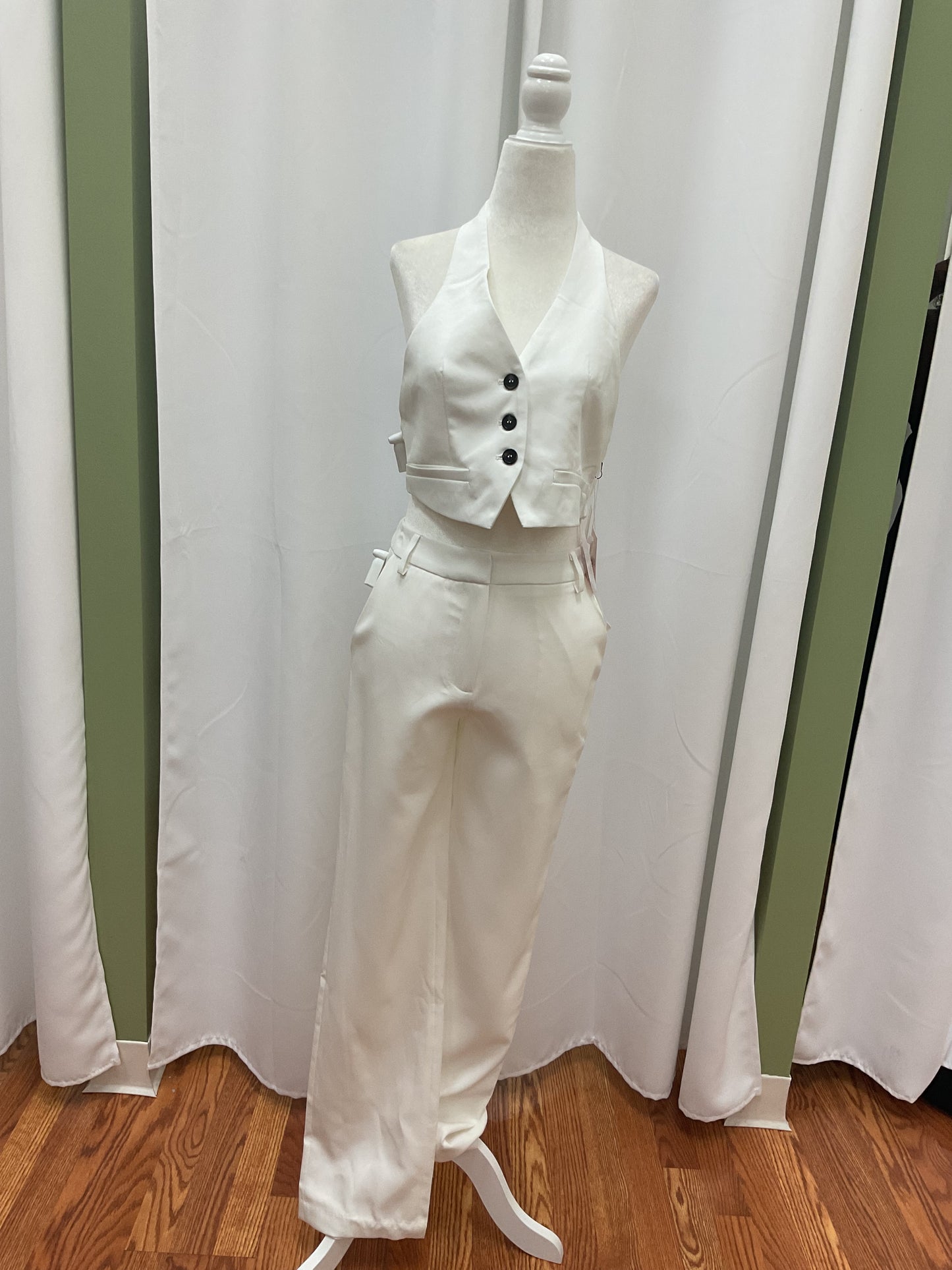 Traje white