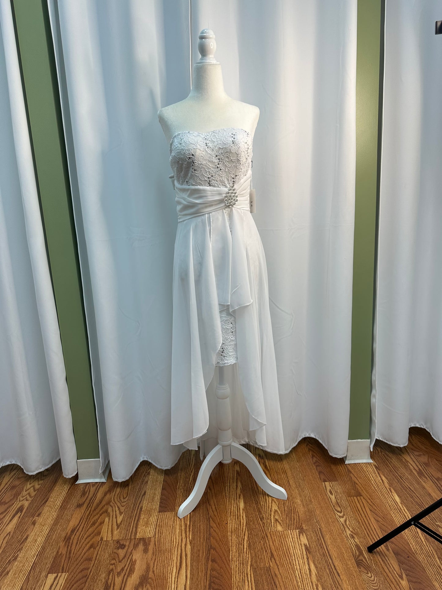 White Strapless Long Dress with Detail