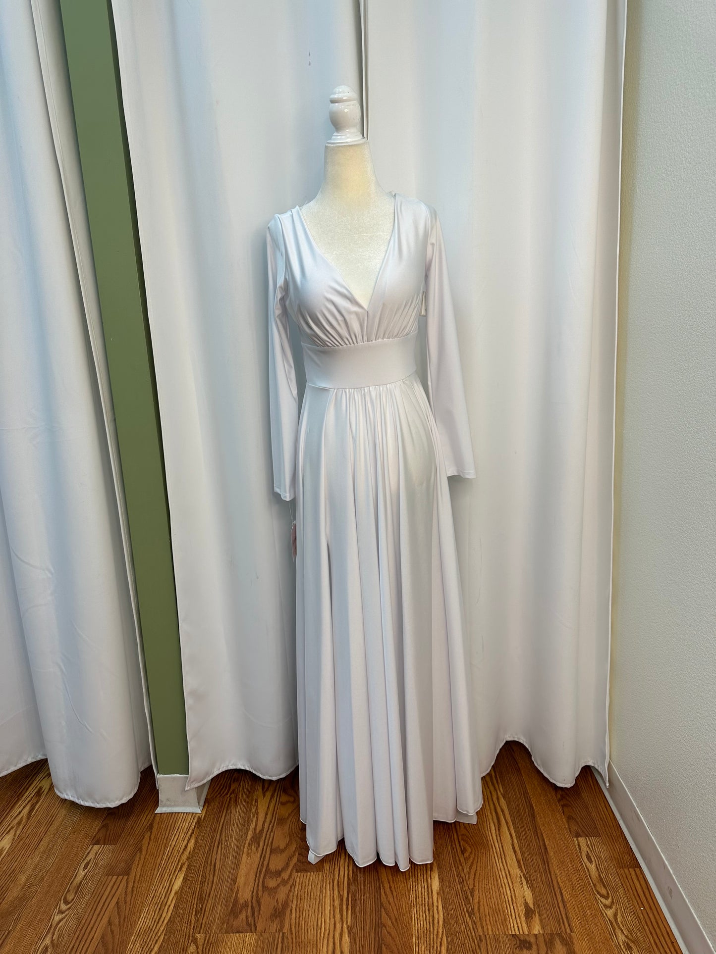 white long sleeve dress
