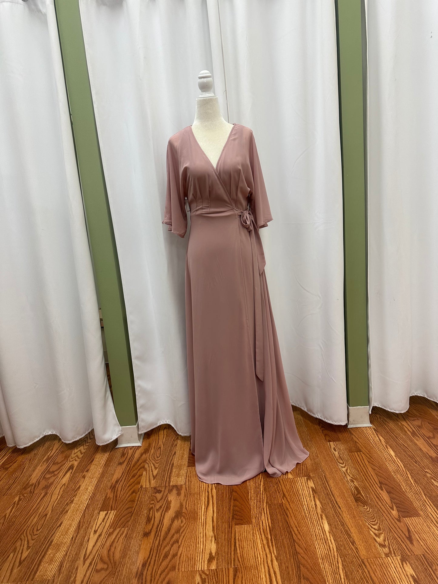muave sleeve dress
