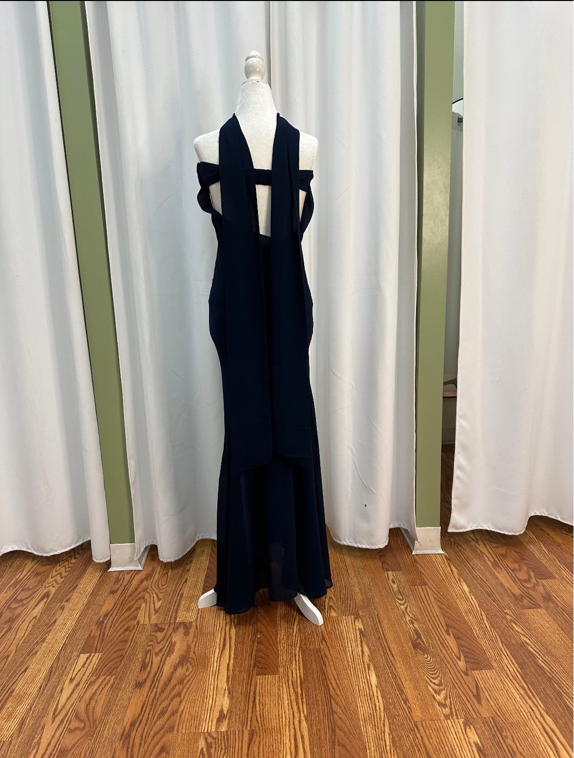 chiffon strapless scarf long navy-blue dress.