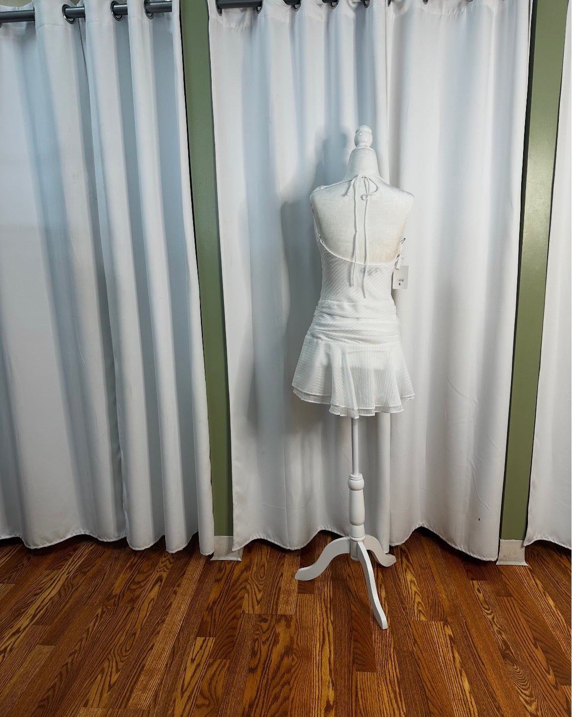 White halter top layered dress lined designed.