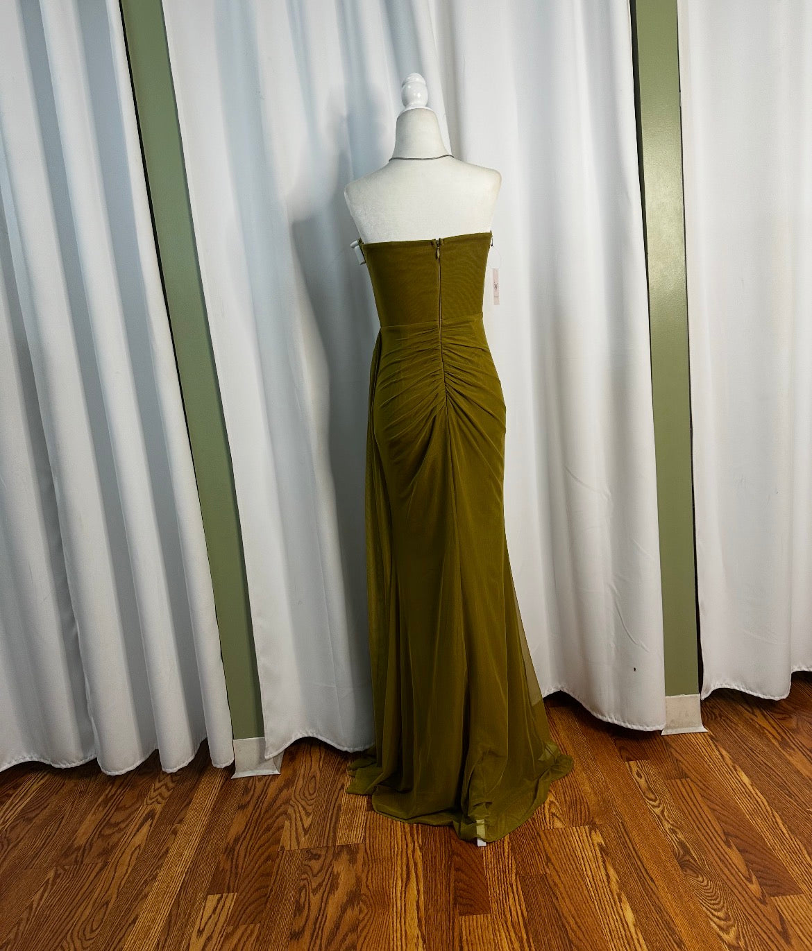 Chartreuse polyester, long corset elegant dress, open slit.